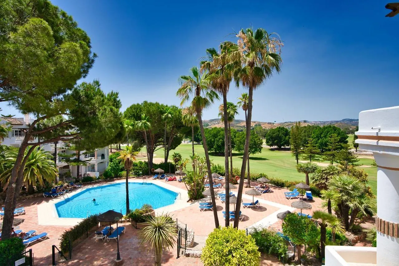 Beautiful 2 Bed Apartment With Pool And Golf Views Málaga Spagna