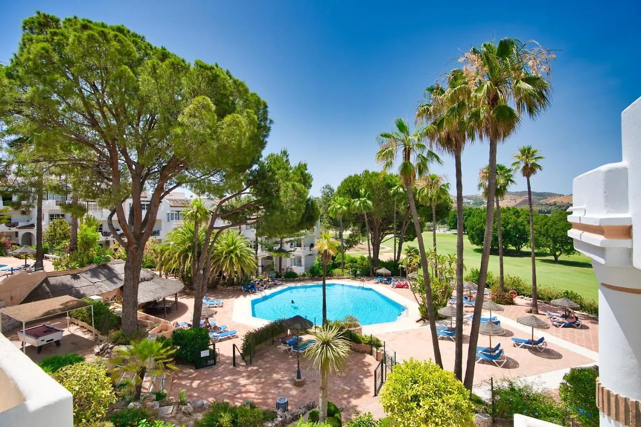 Beautiful 2 Bed Apartment With Pool And Golf Views Málaga