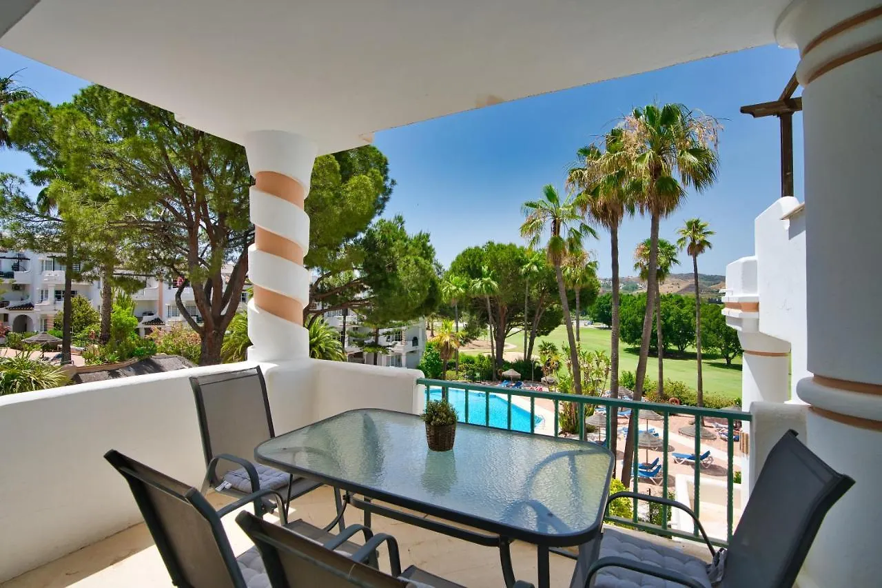 Beautiful 2 Bed Apartment With Pool And Golf Views Málaga Spagna