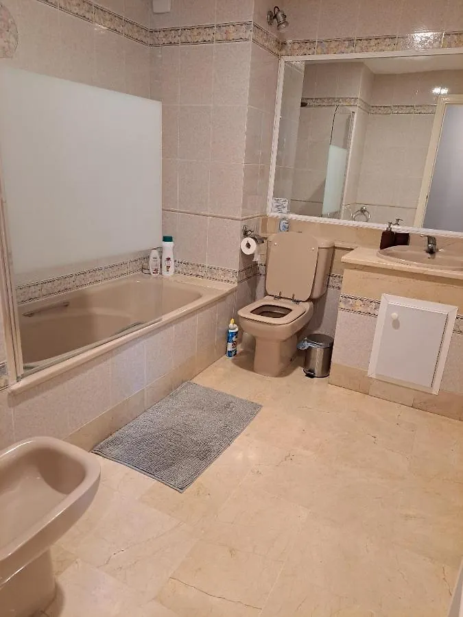 Beautiful 2 Bed Apartment With Pool And Golf Views Málaga 0*,  Spagna